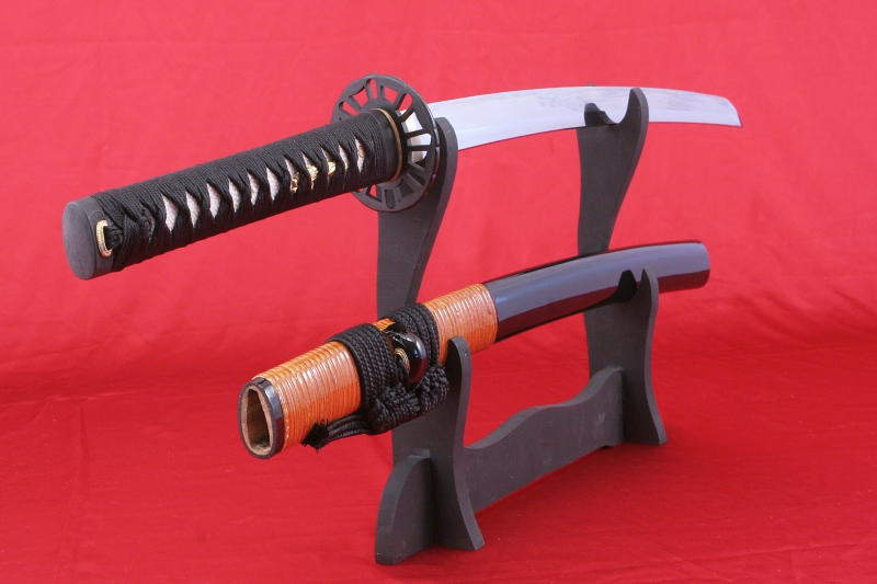 foto Wakizashi IWADE run kovan z oceli 1095 a relnm hamonem od firmy Kawashima