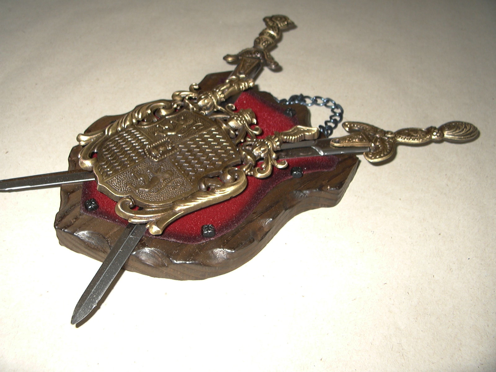 foto Erb na d�ev� - bronz