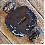 Kawashima Sada koshirae Flowers pro katanu � dekorativn� replika a p��slu�enstv�